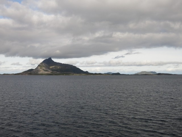 Hurtigruten_2015-06-20_07-26-1